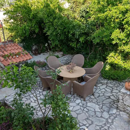 In Komarna With Wifi Apartment *