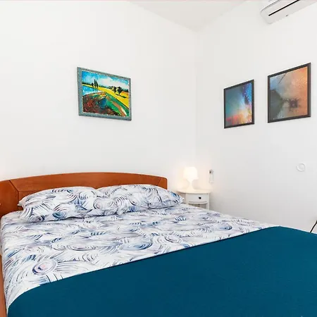 Apartment In Komarna With Wifi Klek