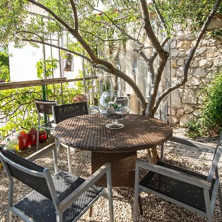 Komarna Komarna Iii *