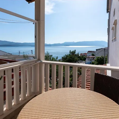 アパート Komarna Komarna Iii *