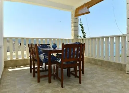 Apartment In Komarna With Wifi