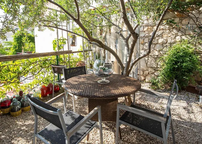 Komarna Komarna Iii *